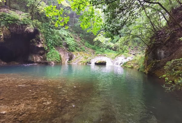 平凹国际家居 | 青春有梦，不负时光，共赏湖光山色！